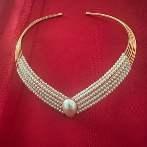 Elegant Gold and Pearl Choker Necklace